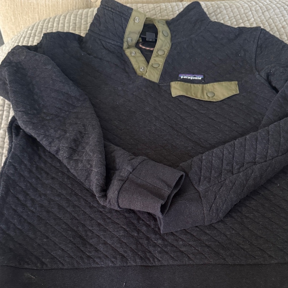 Patagonia Black and Olive Quilted Pullover